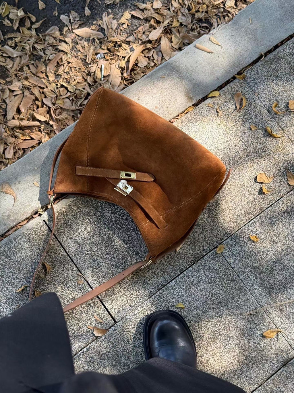 Jenny Hobo – Semsket skulderveske